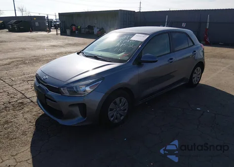 2020 Kia Rio 5-Door S z USA, uszkodzony, nr VIN 3KPA25AD9LE328901